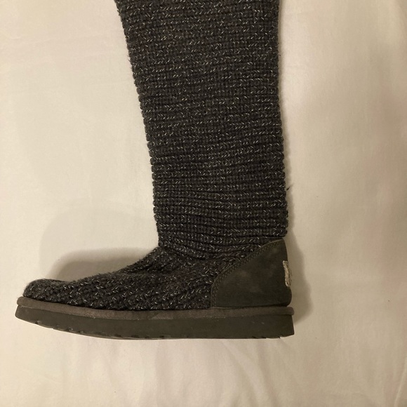 Ugg Classic Cardy Sweater Boot, Size 7, Great Condition - Picture 5 of 6